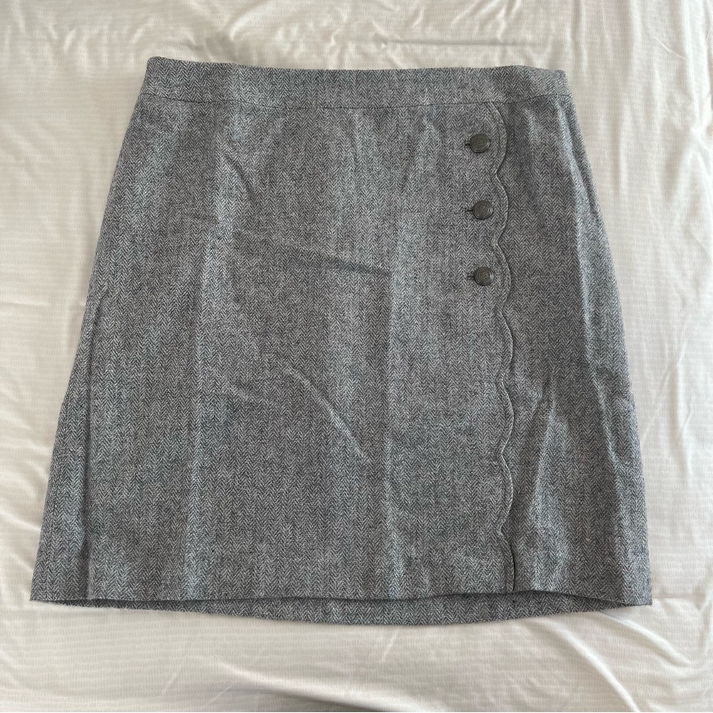 Talbots Grey Scalloped Button Front Skirt, Size 14